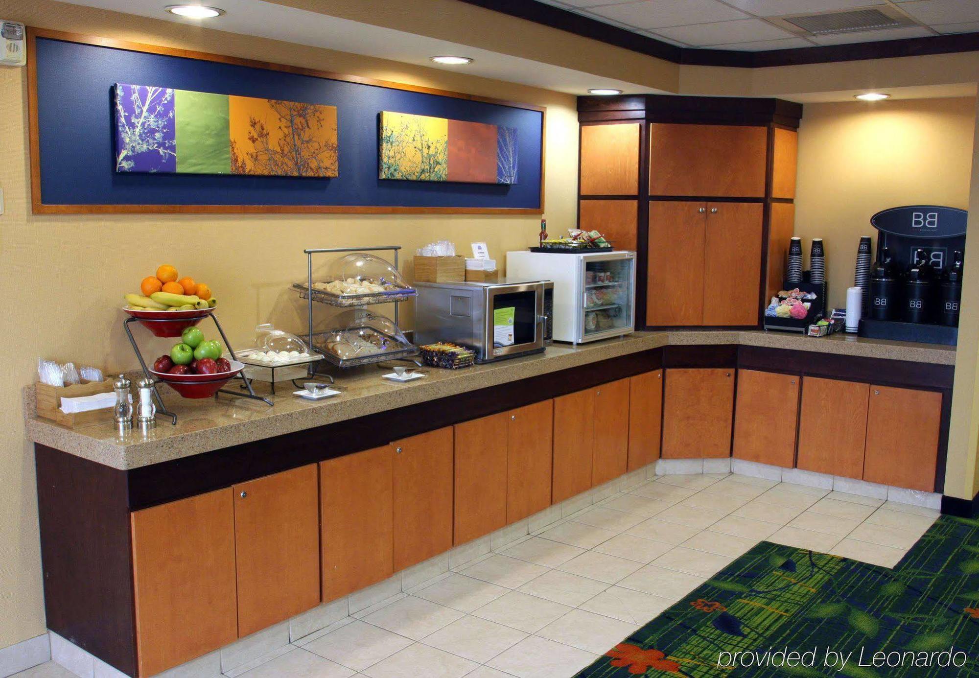 Fairfield Inn And Suites By Marriott Marion Restaurant photo